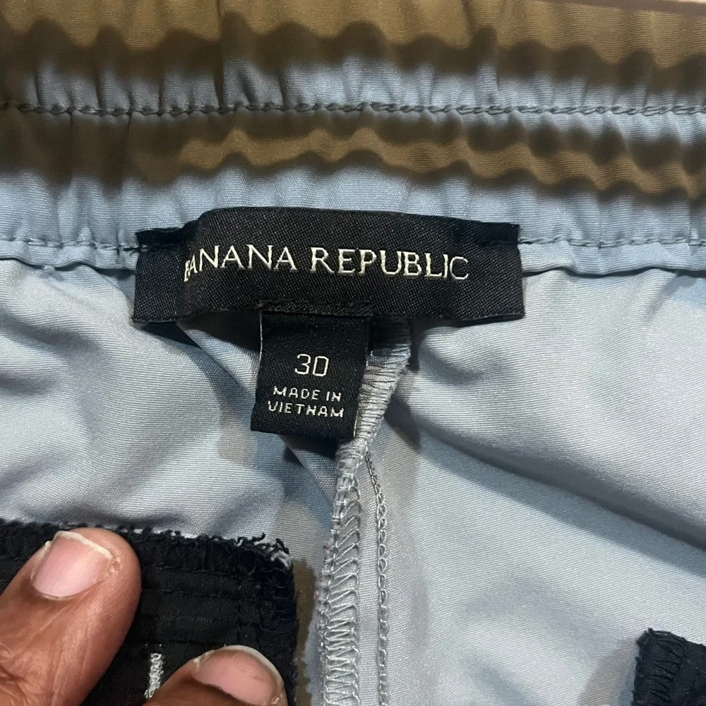 Banana Republic Core Temp Joggers Mens 30 Light Gray Elastic Waist Tapered Pants